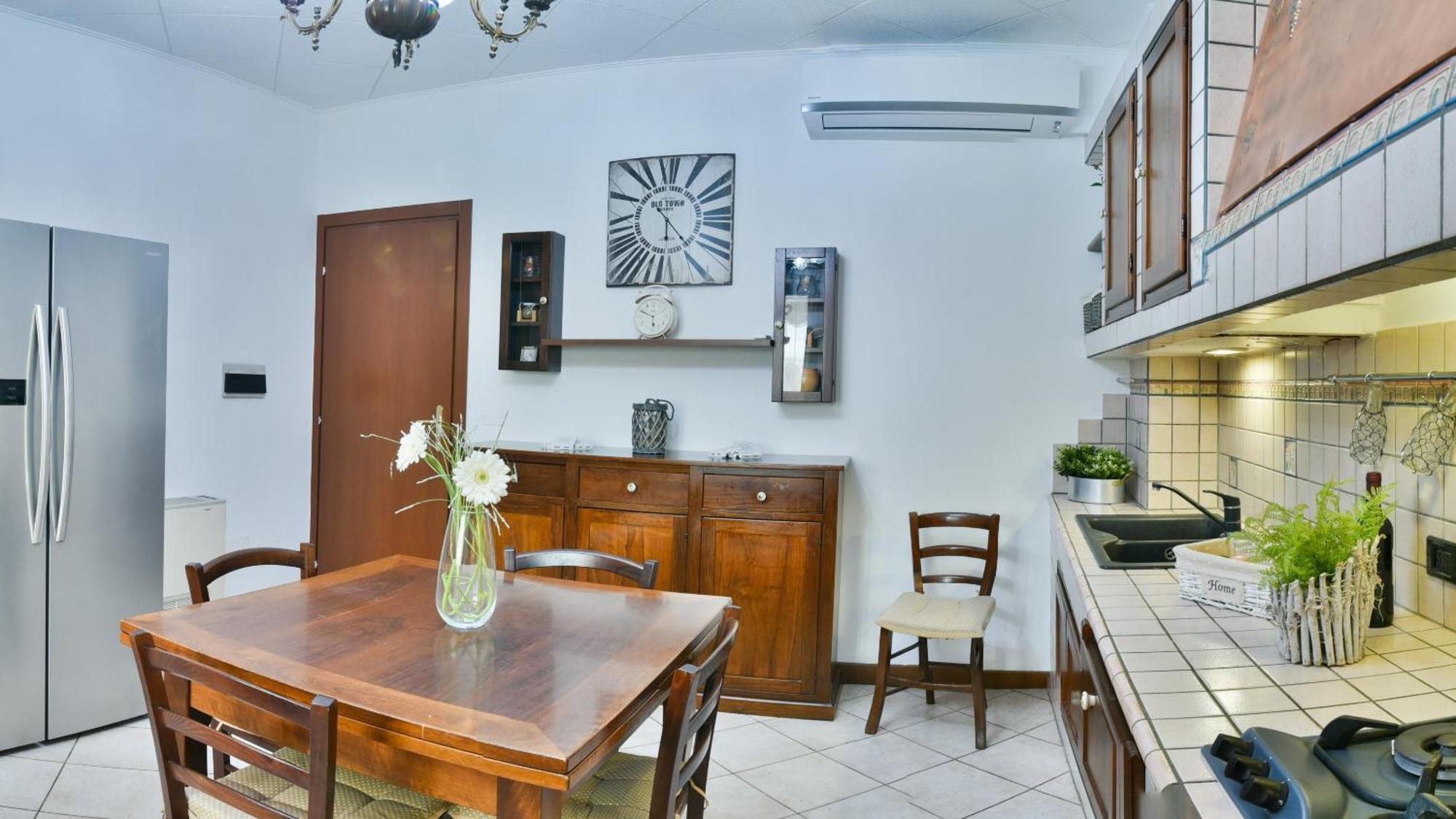Fontana Oasis Apartments Кастельнуово-дель-Гарда Екстер'єр фото